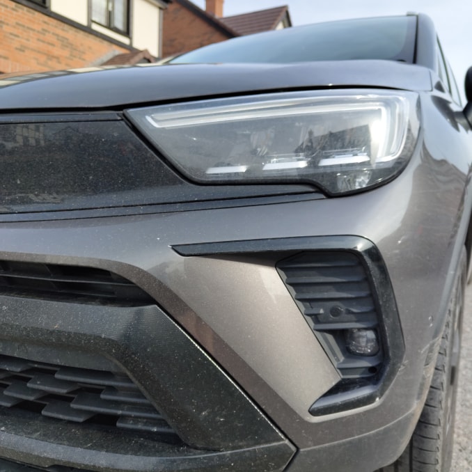 Vauxhall Crossland X front dirty